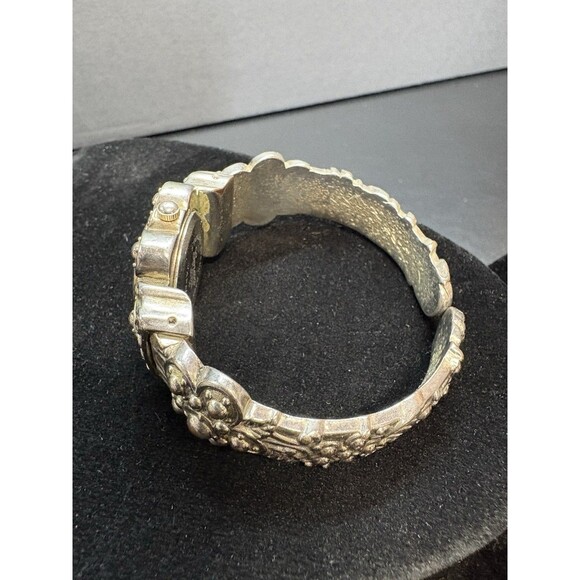 Vintage Geneva Cuff Watch Bronze Tone Stainless Steel Floral Pattern White Dial - Picture 5 of 5